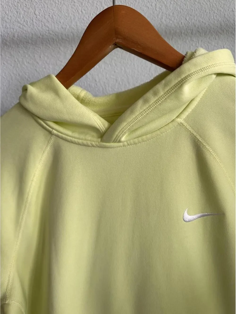 Nike Therma-FIT Hoodie Womens Large Yellow Pullover Sweatshirt Athletic